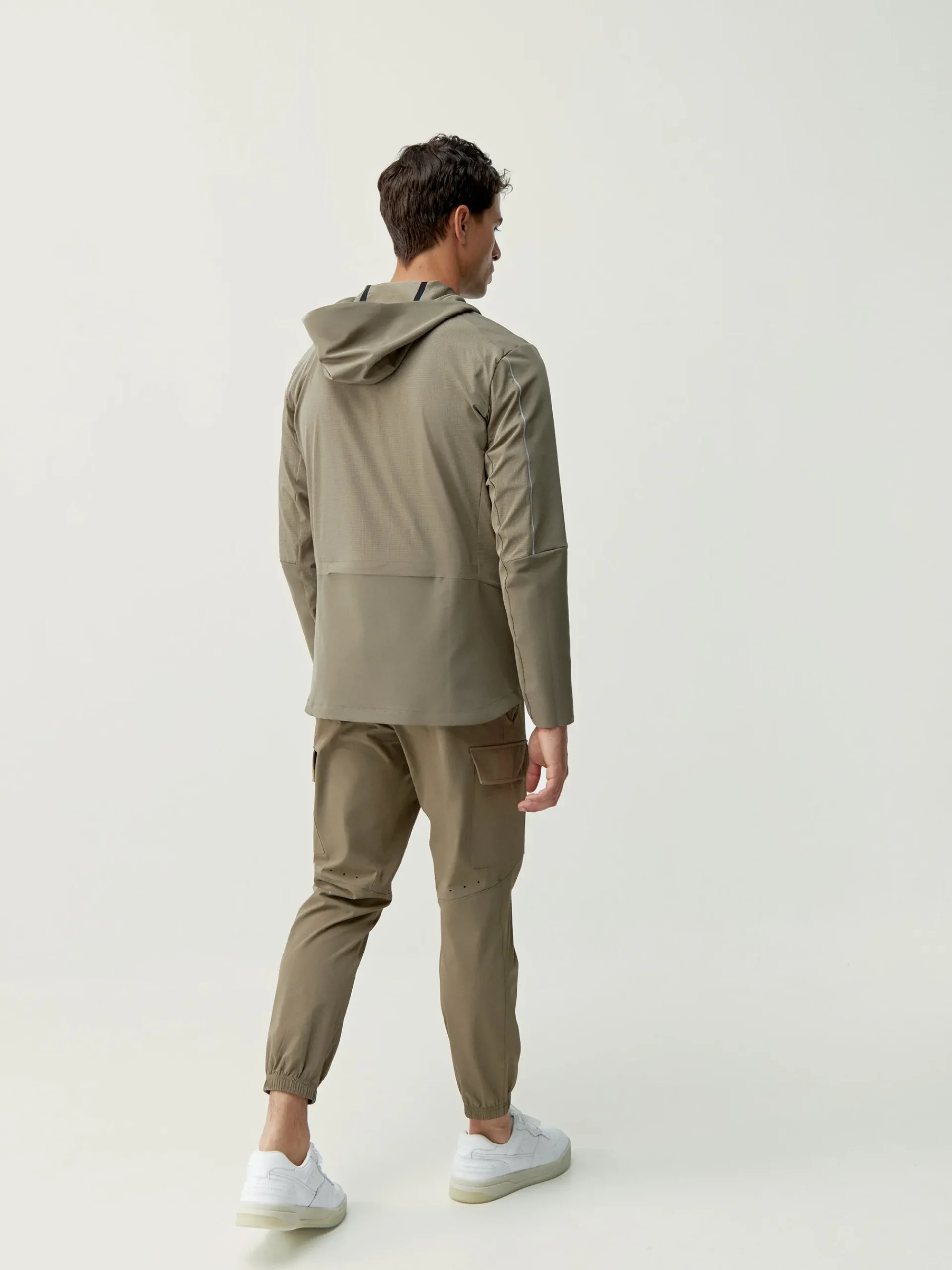Born Living Yoga Jacket Sittang Dusky Brown>Hombre Abrigos · Chaquetas
