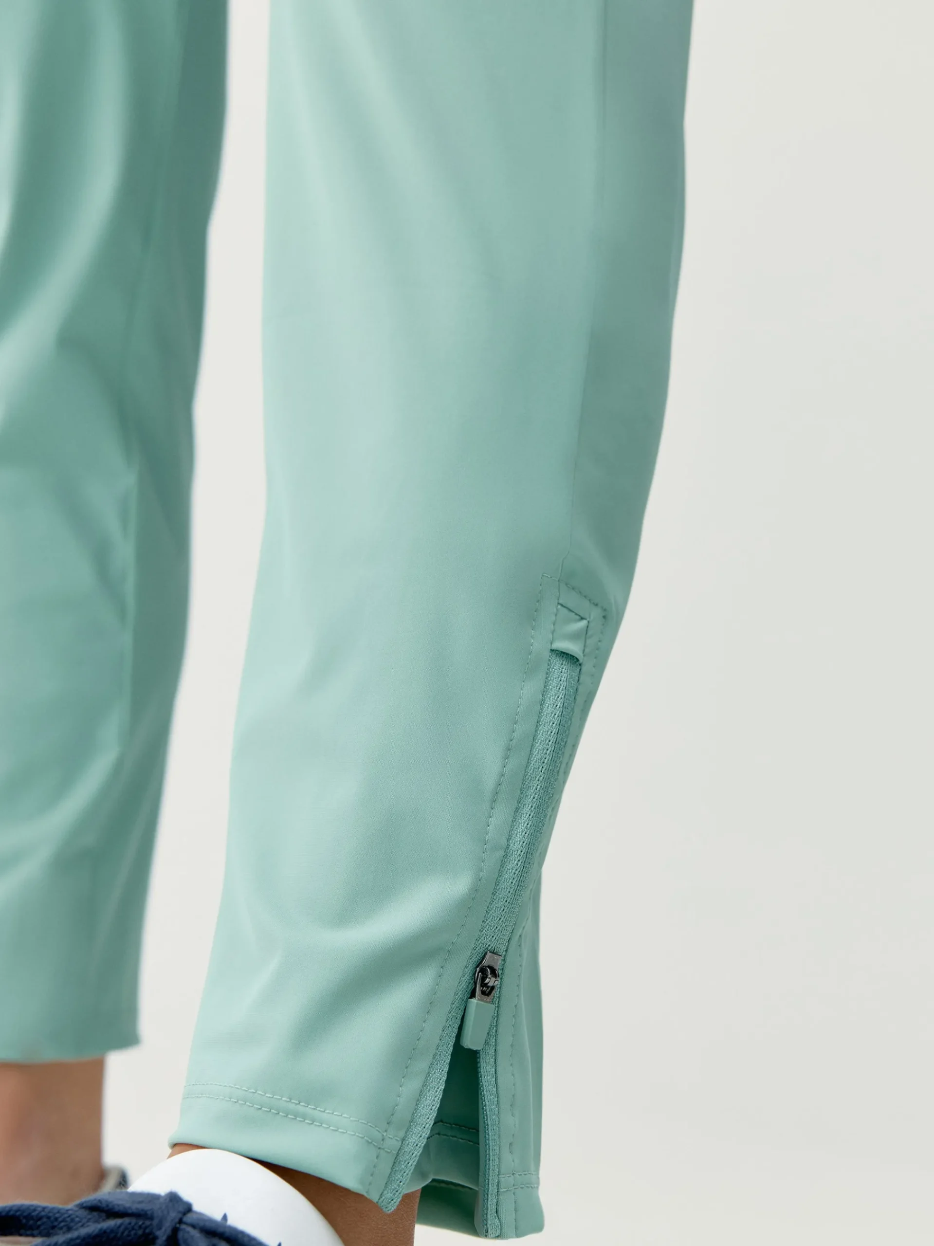 Born Living Yoga Jogger Airla Old Green>Mujer Pantalones · Joggers