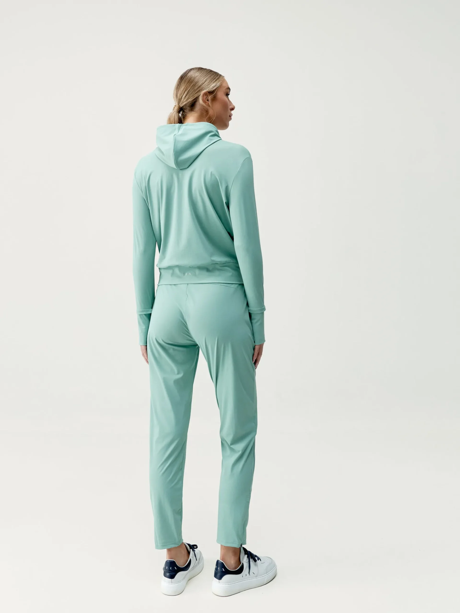 Born Living Yoga Jogger Airla Old Green>Mujer Pantalones · Joggers