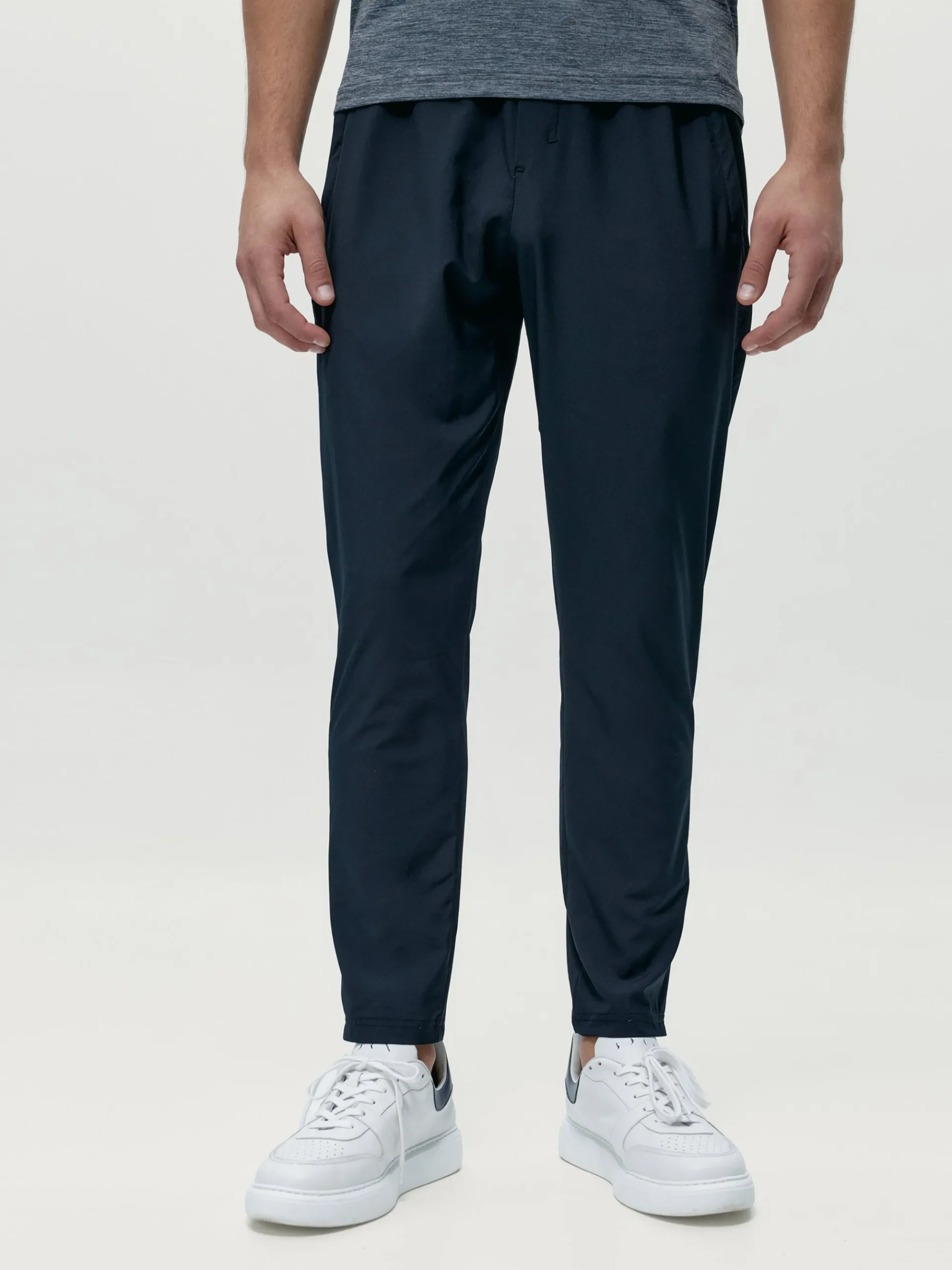 Born Living Yoga Jogger Okavango Black>Hombre Pantalones · Joggers