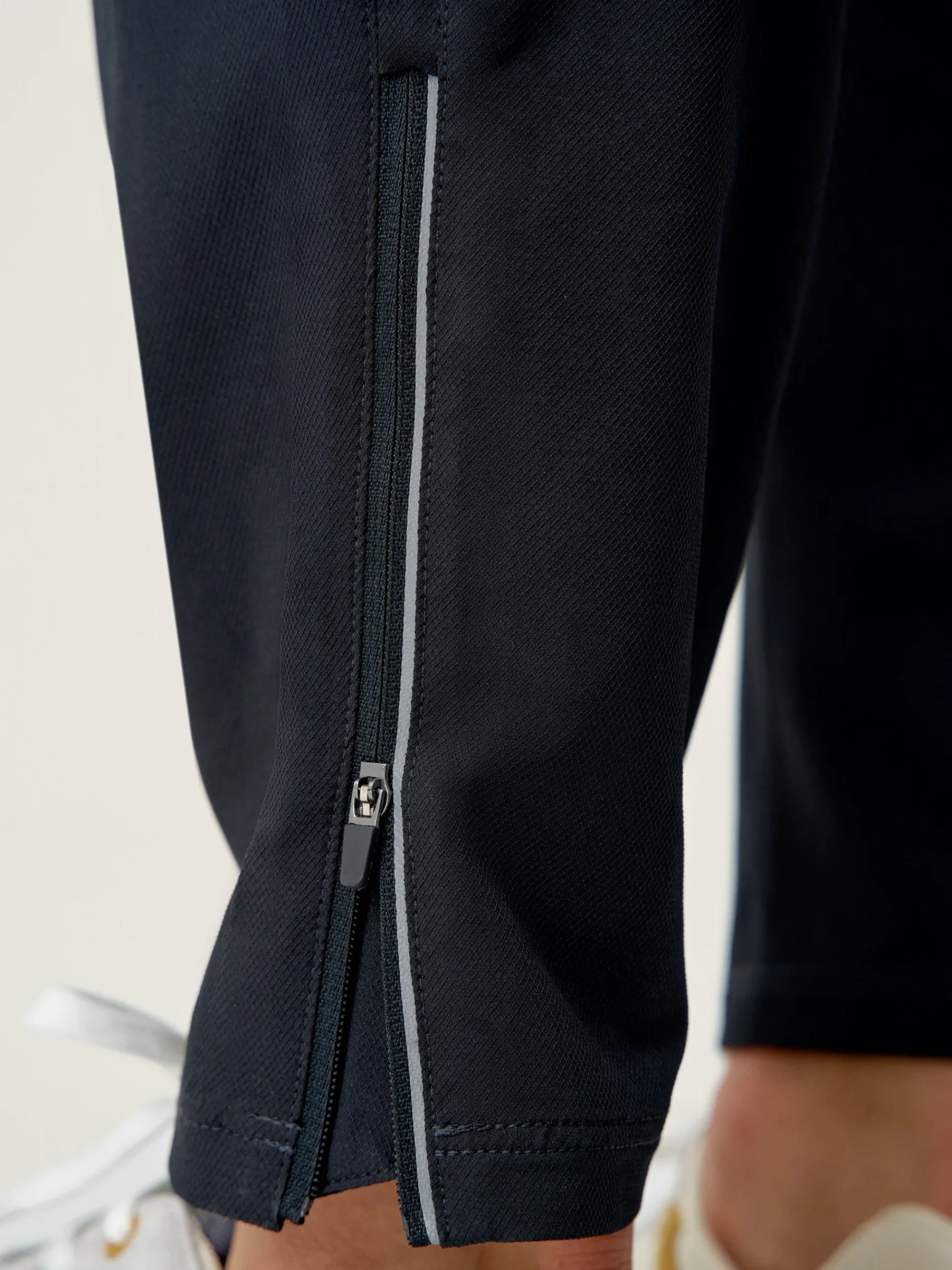 Born Living Yoga Jogger Okavango Black>Hombre Pantalones · Joggers