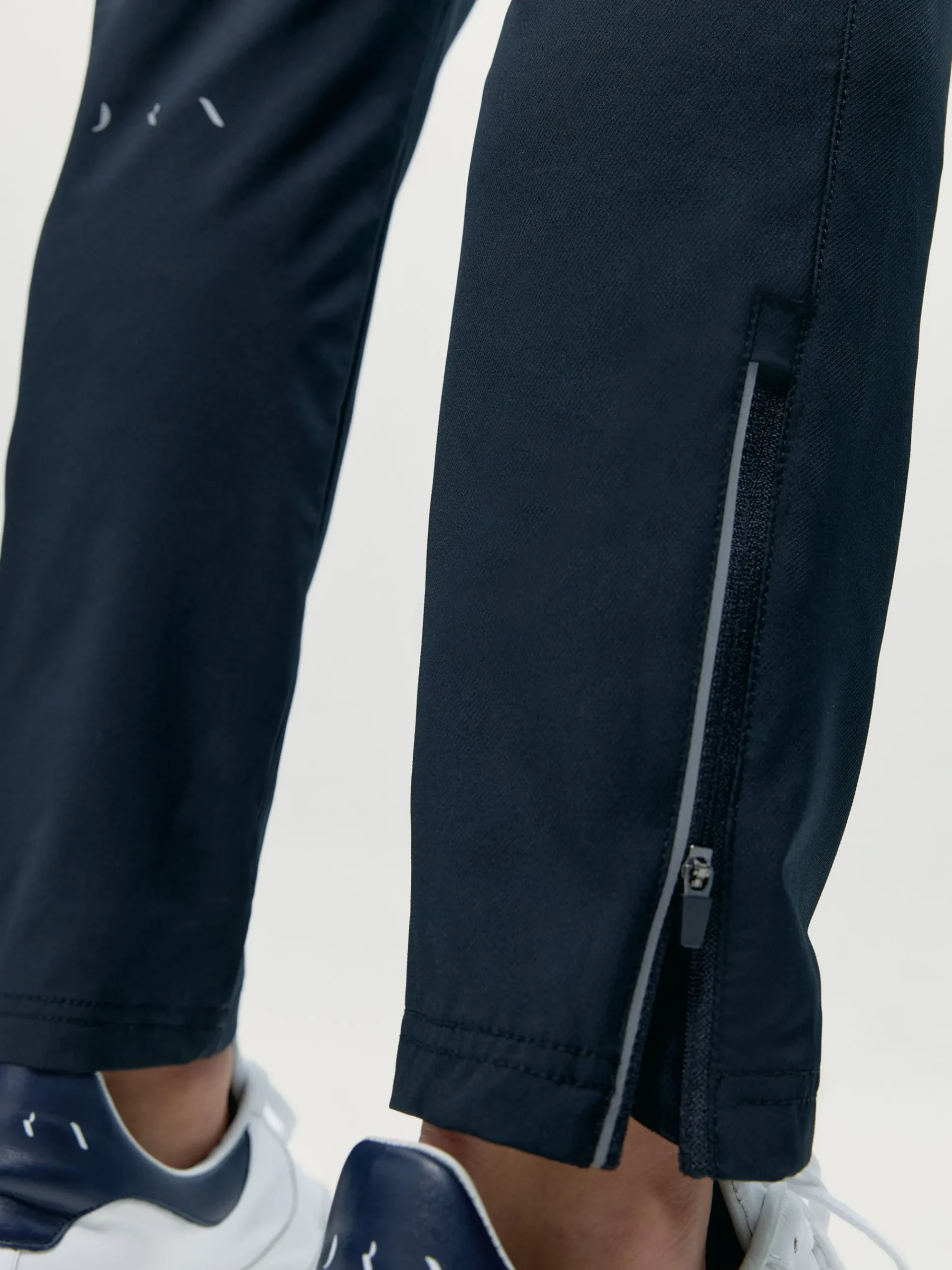 Born Living Yoga Jogger Okavango Black>Hombre Pantalones · Joggers