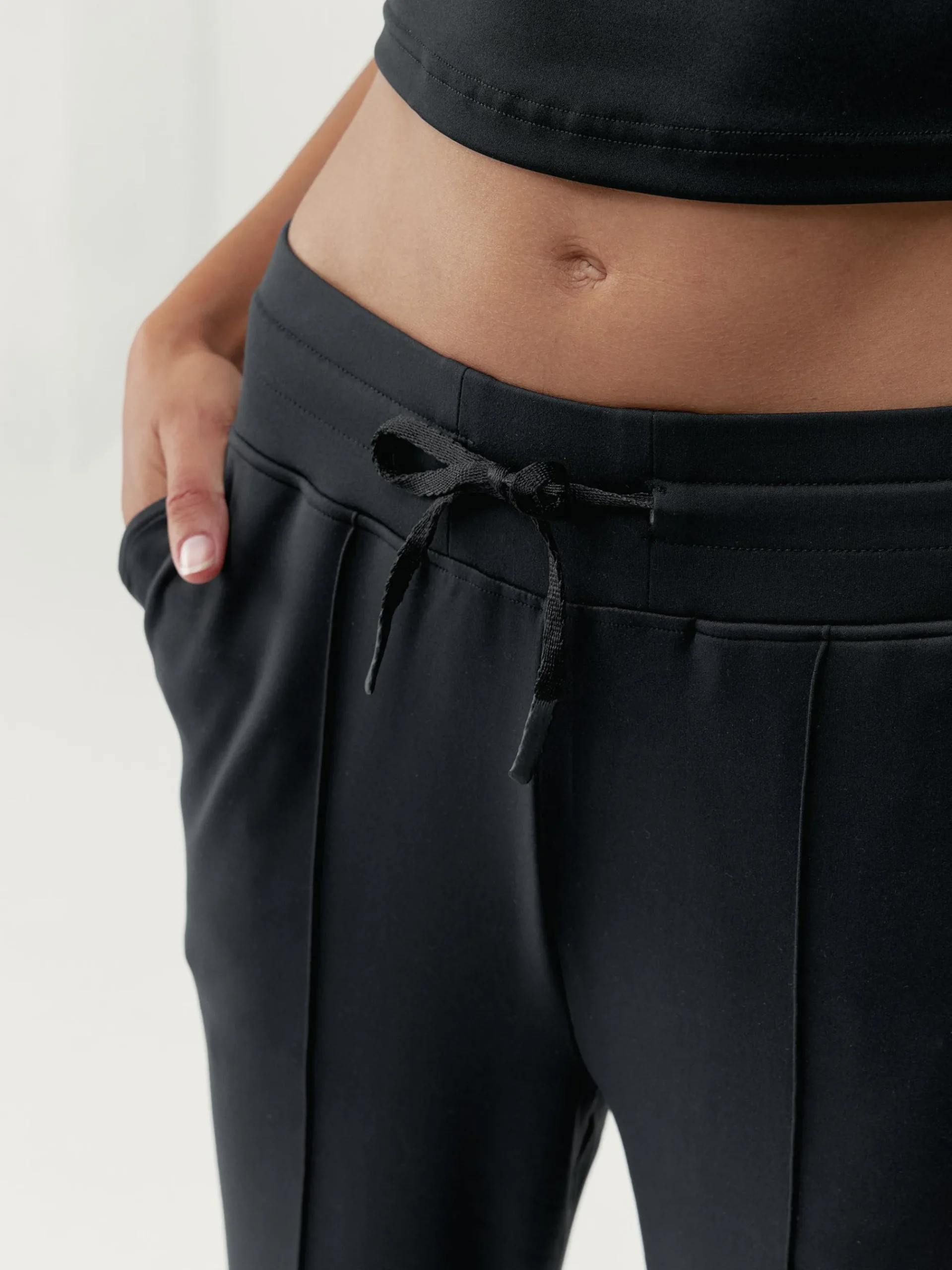 Born Living Yoga Pant Leila Black>Mujer Pantalones · Joggers