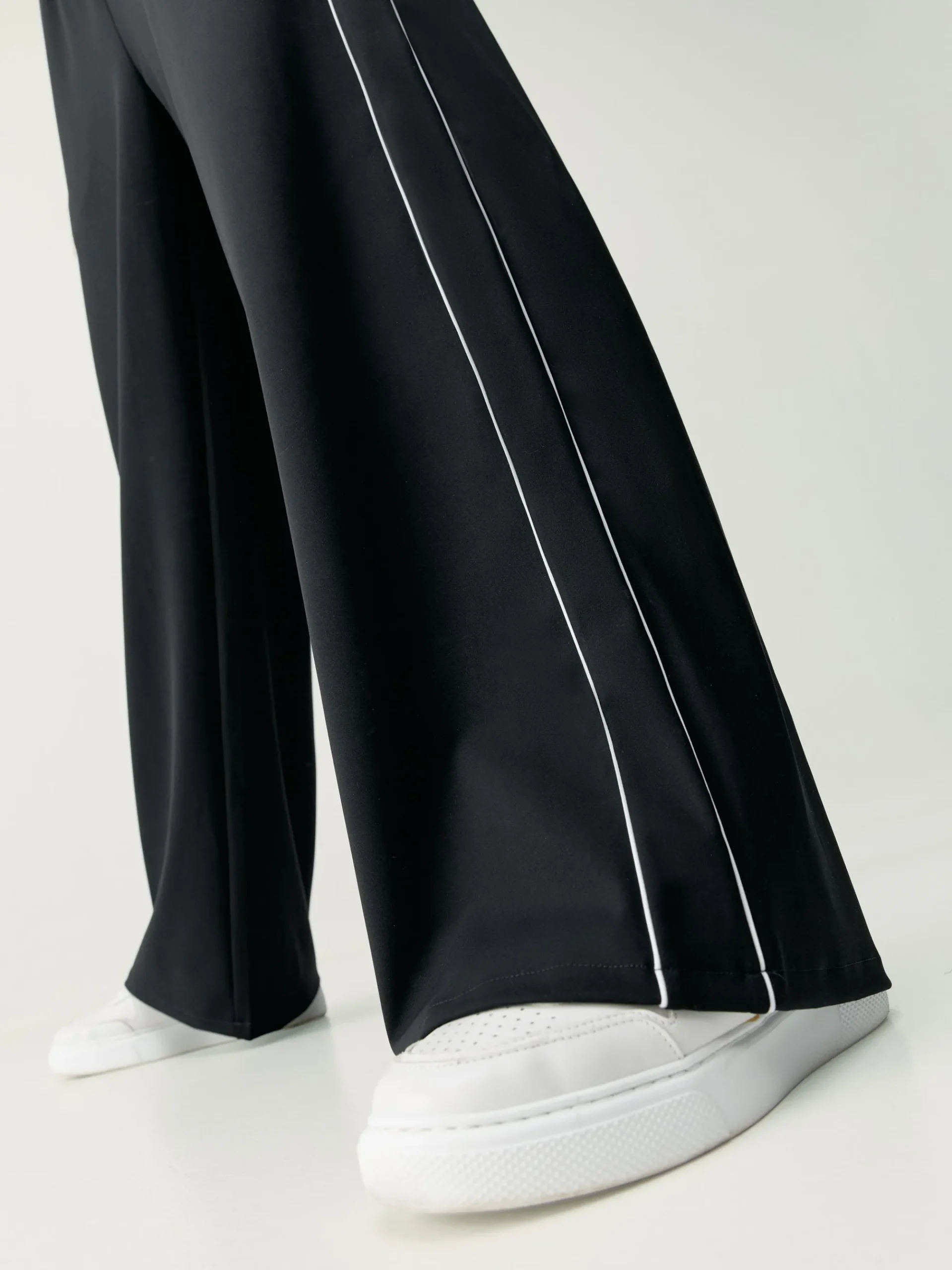 Born Living Yoga Pants Urban Black>Mujer Pantalones · Joggers