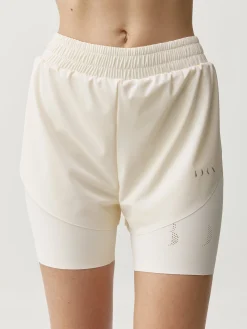 Born Living Yoga Short Bikila White Chalk><noscript><img width=
