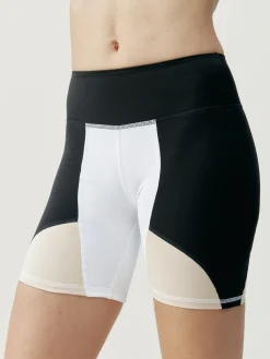 Born Living Yoga Short Darana Black/White/Beige>Mujer Shorts · Faldas