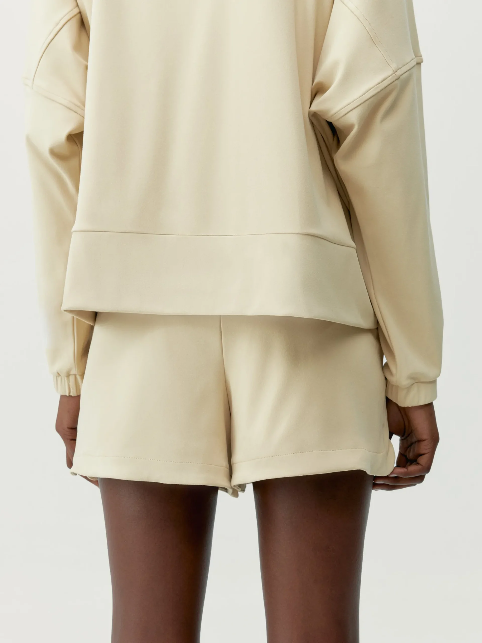 Born Living Yoga Short Leila Beige>Mujer Shorts · Faldas