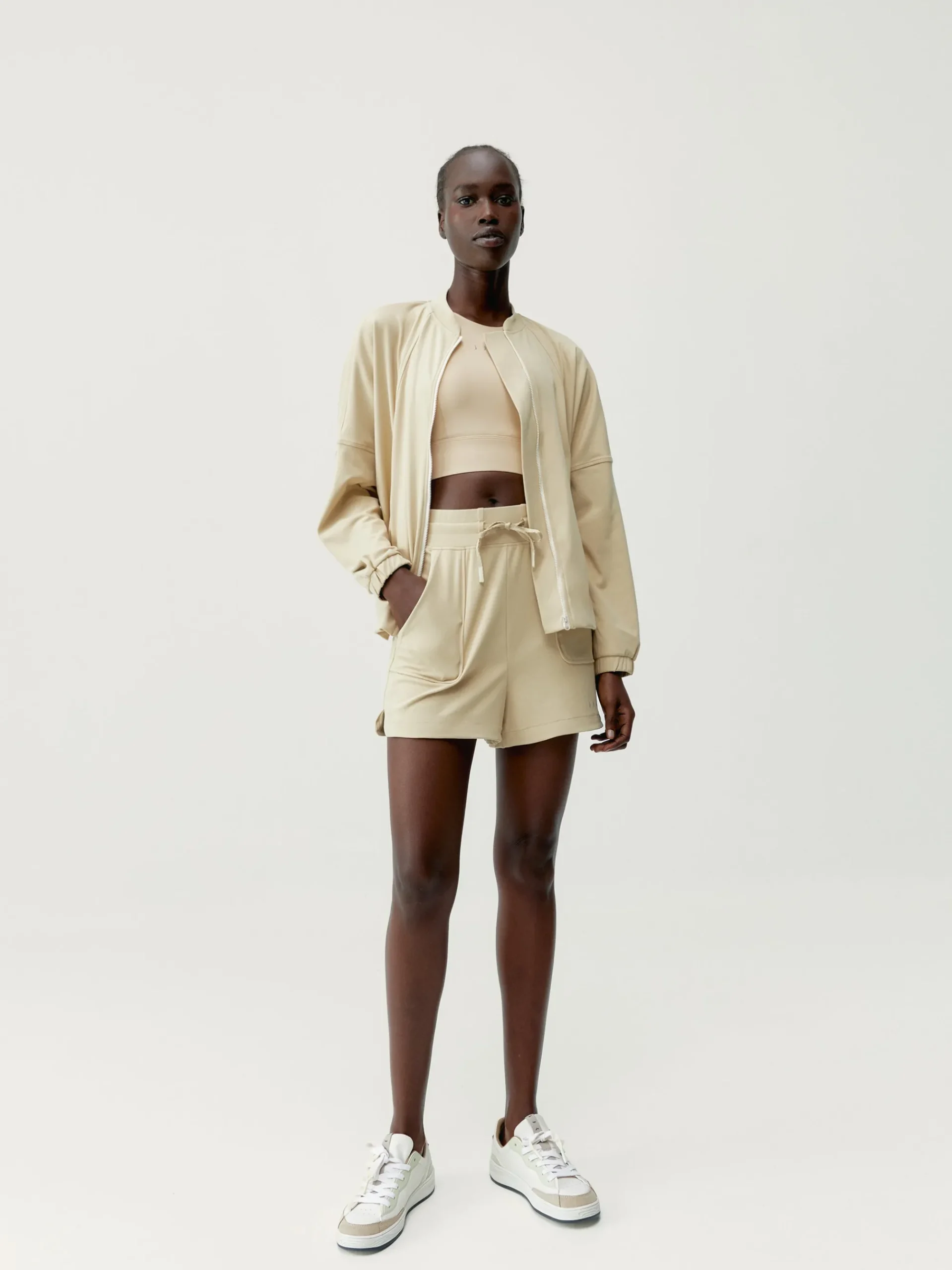 Born Living Yoga Short Leila Beige>Mujer Shorts · Faldas