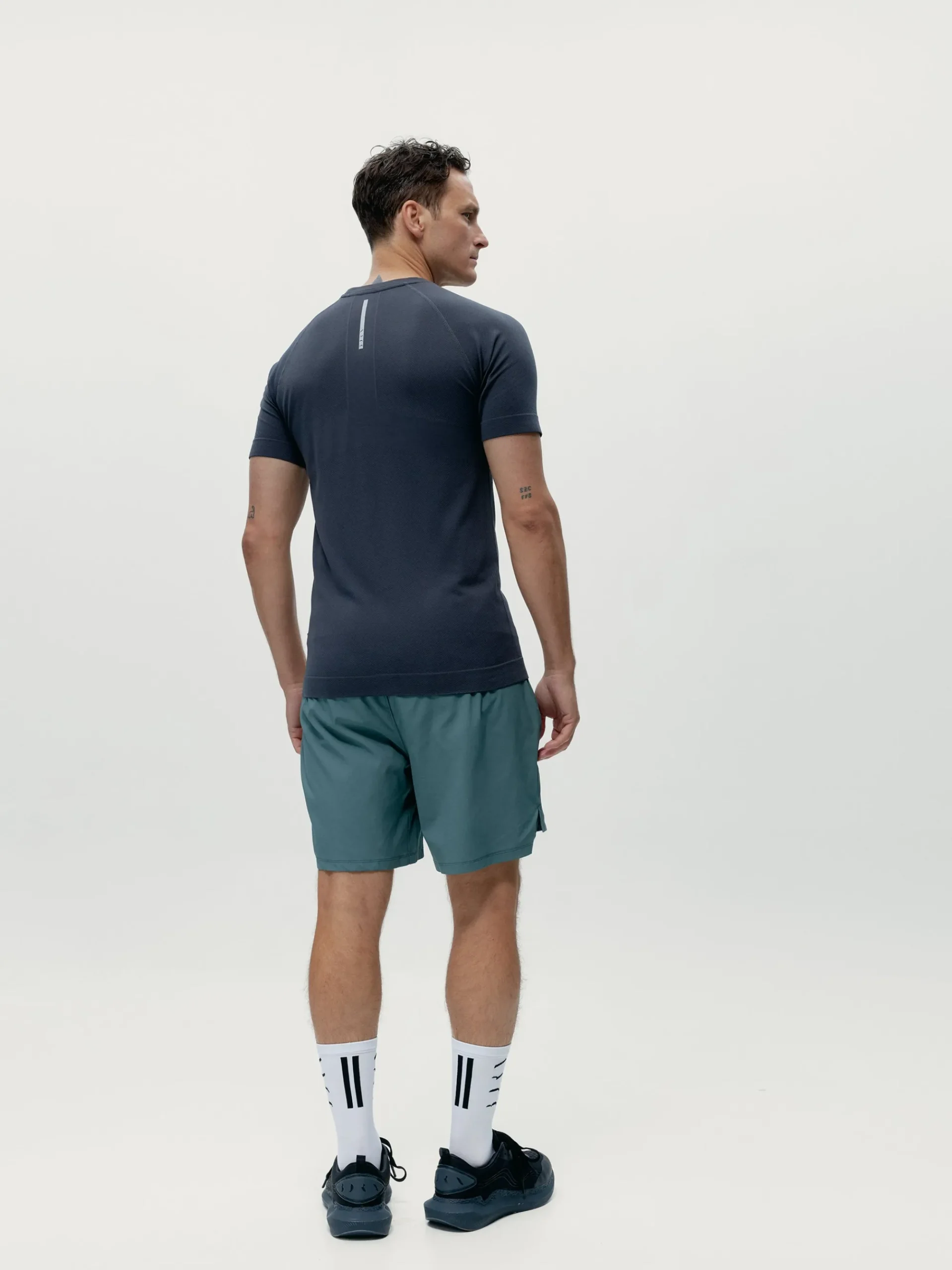 Born Living Yoga Short Natron Grey Green/Road Gray>Hombre Pantalones Cortos