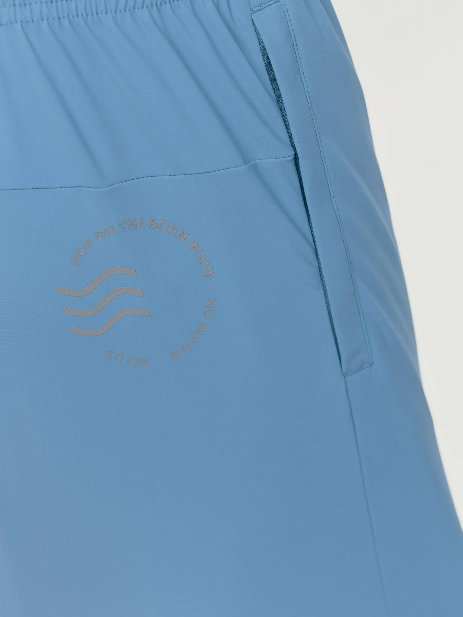 Born Living Yoga Short Orinoco Celadon Blue>Hombre Pantalones Cortos