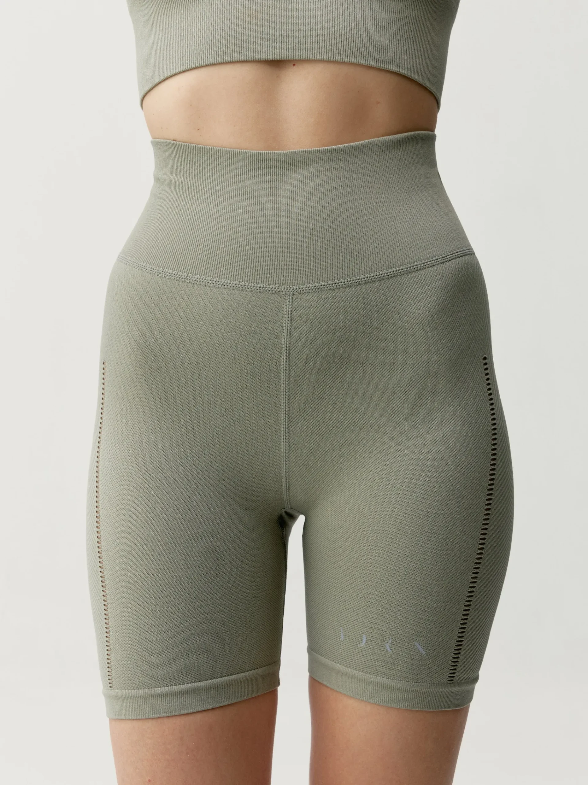 Born Living Yoga Short Sunset Laurel>Mujer Shorts · Faldas