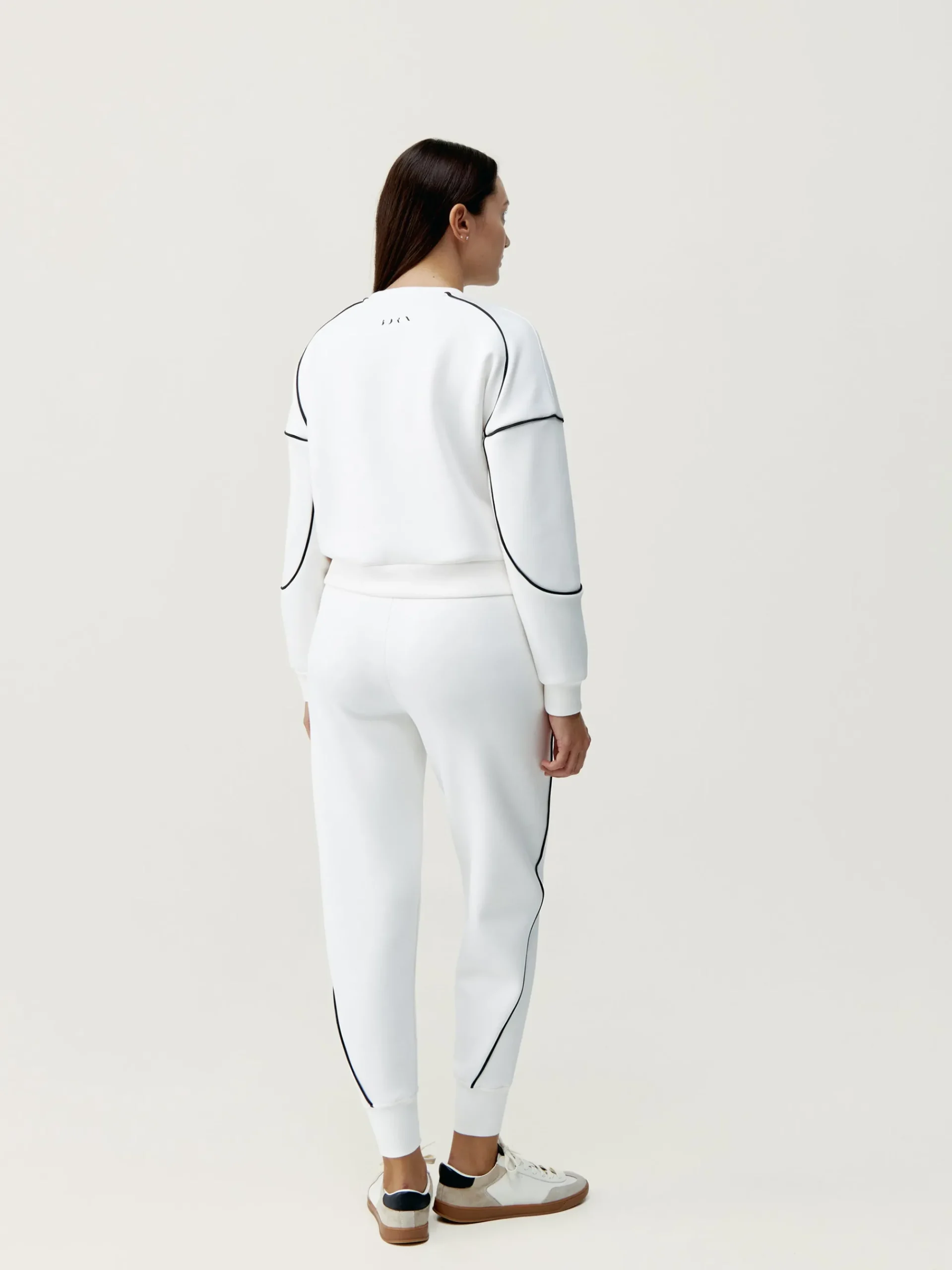Born Living Yoga Sweatshirts Agda Off White/Black>Mujer Sudaderas