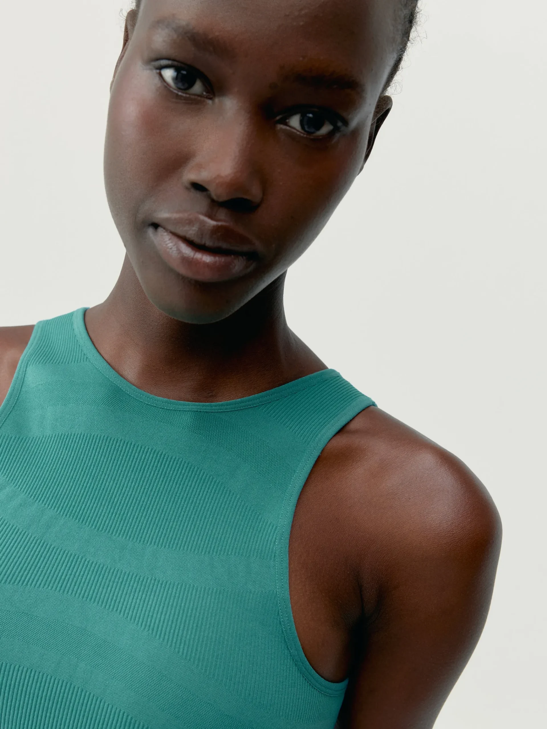 Born Living Yoga Top Alana Biscay Green>Mujer Sujetadores Deportivos