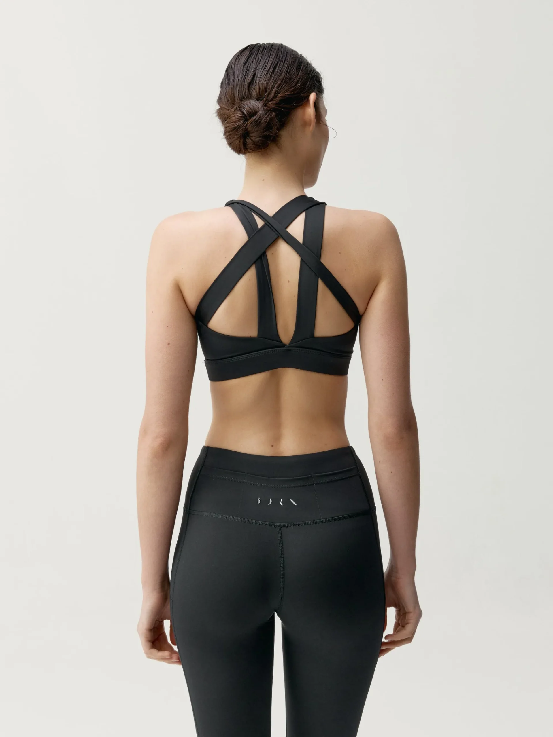 Born Living Yoga Top Asura Black>Mujer Sujetadores Deportivos