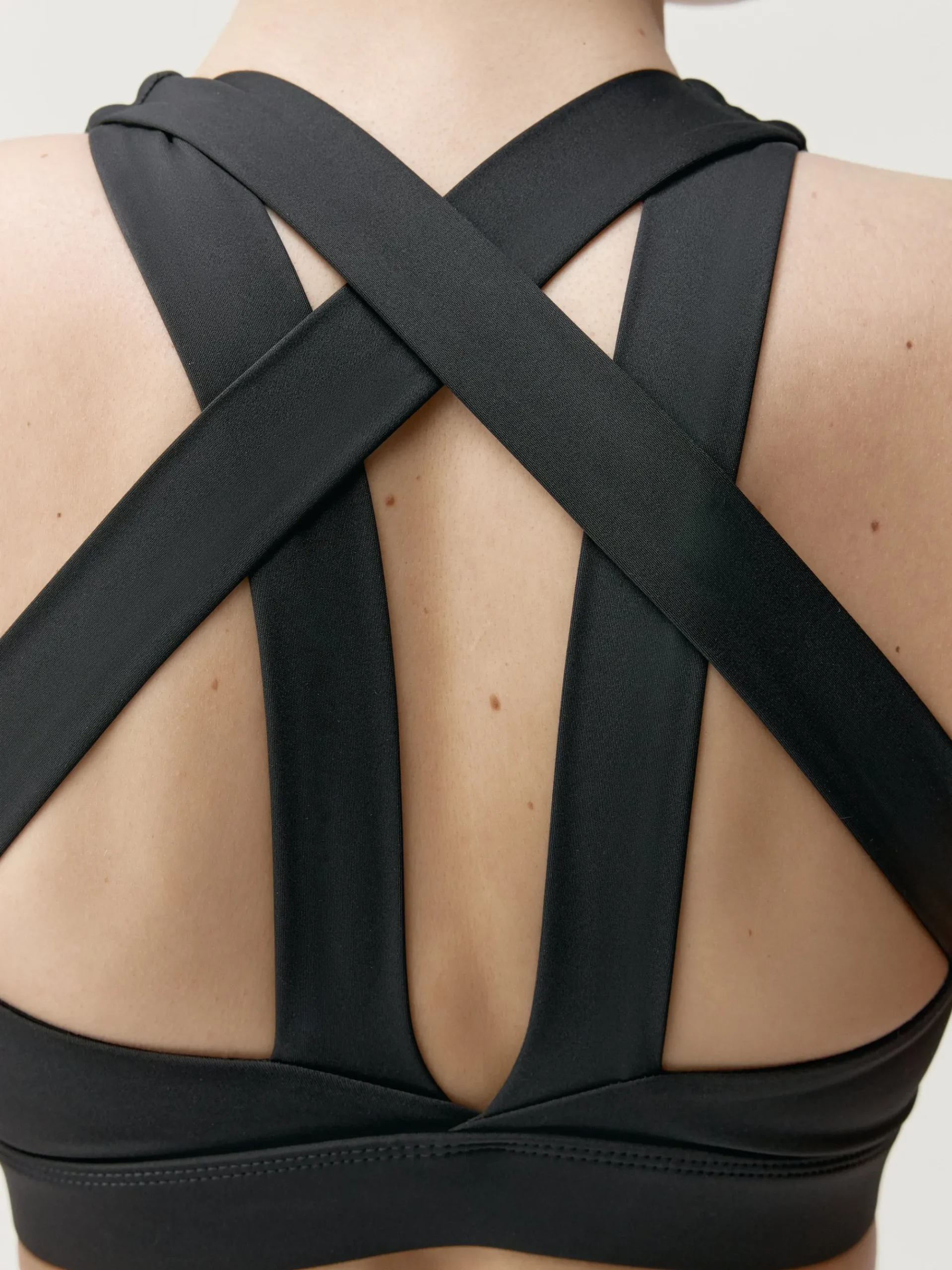 Born Living Yoga Top Asura Black>Mujer Sujetadores Deportivos