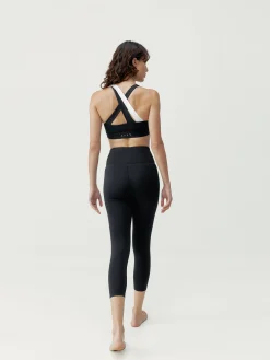 Born Living Yoga Top Cleo Black/White Chalk><noscript><img width=