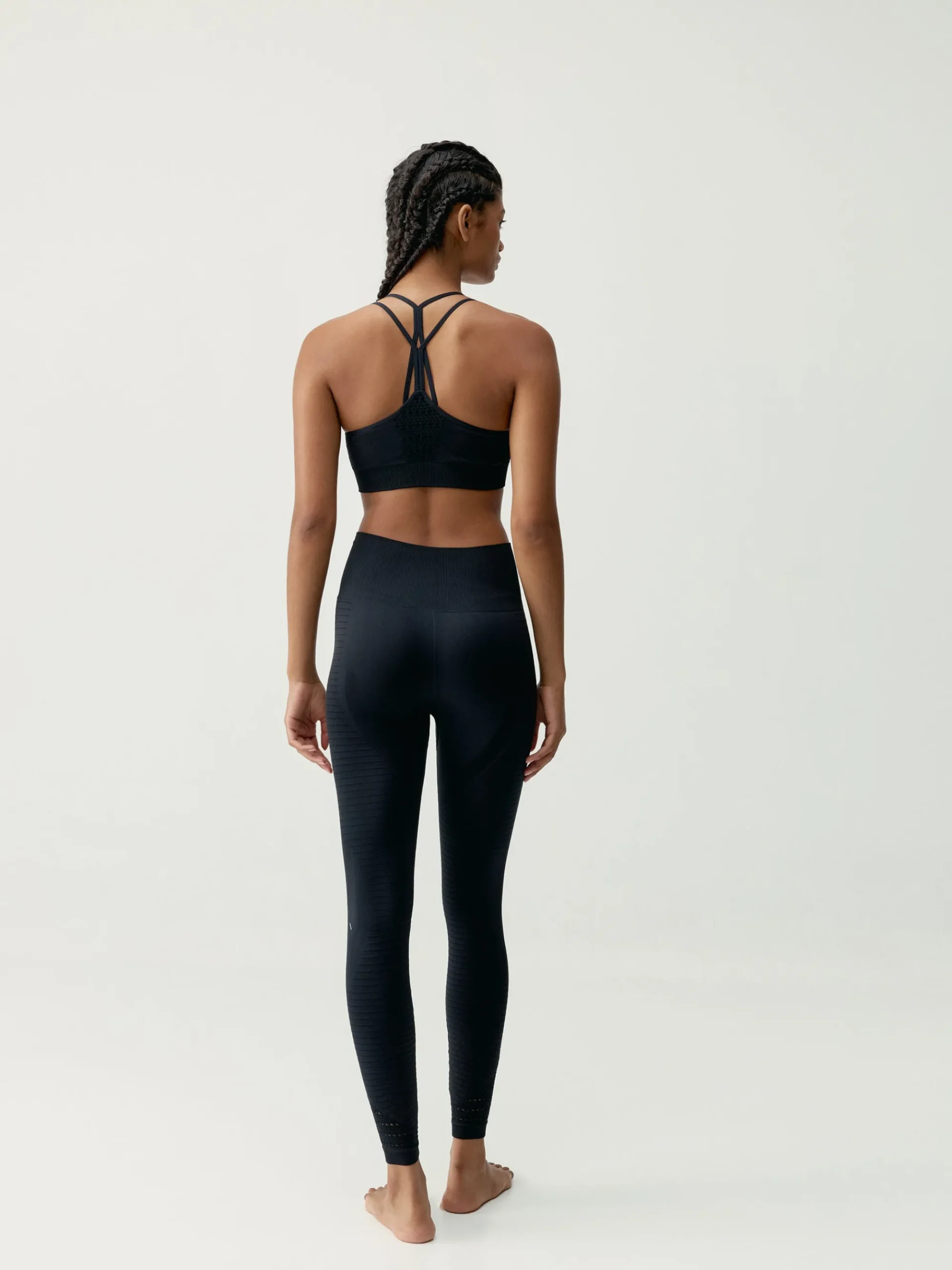Born Living Yoga Top Hatha Black>Mujer Sujetadores Deportivos