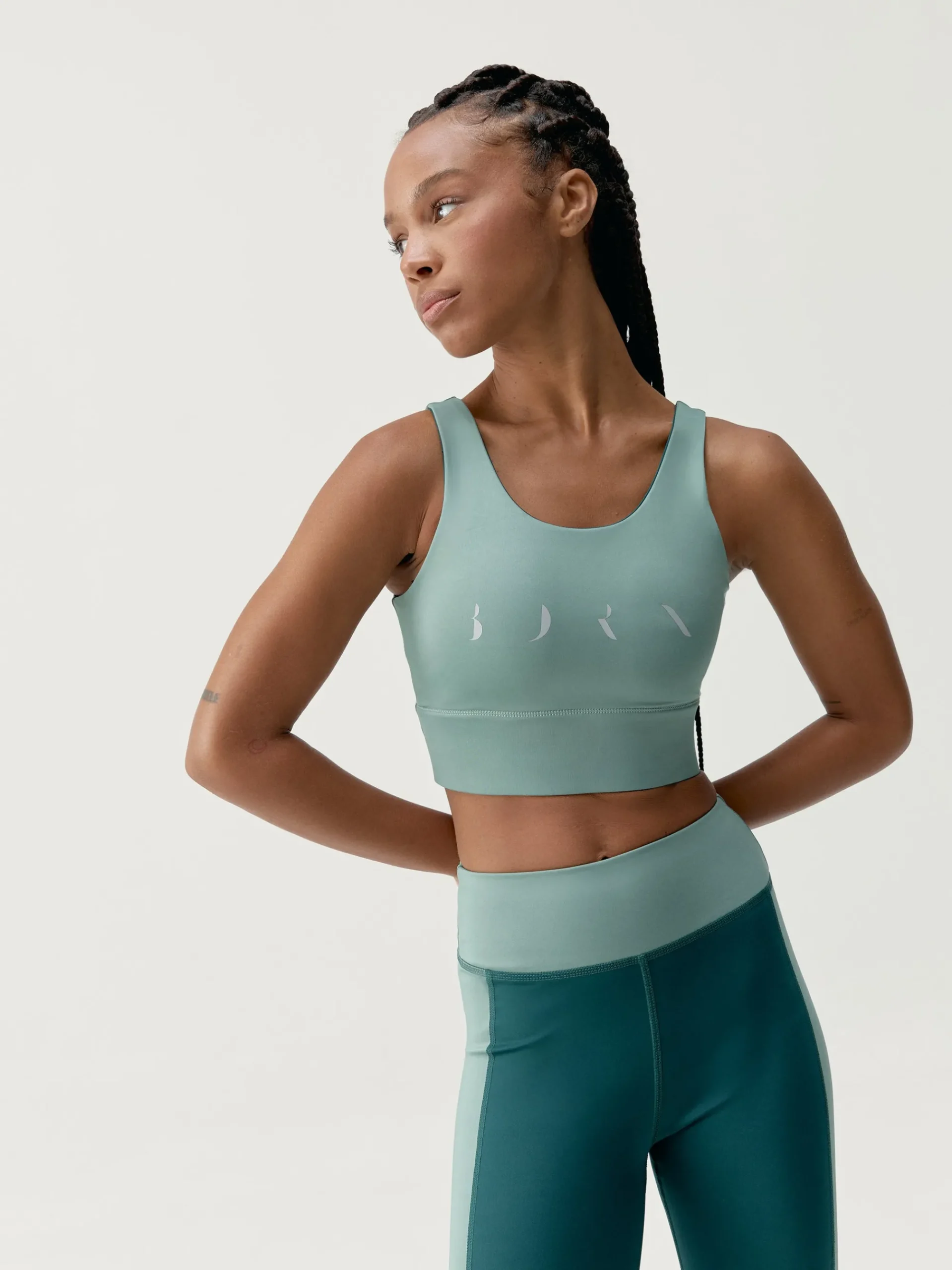 Born Living Yoga Top Maiko Iceberg Green/Deep Green>Mujer Sujetadores Deportivos