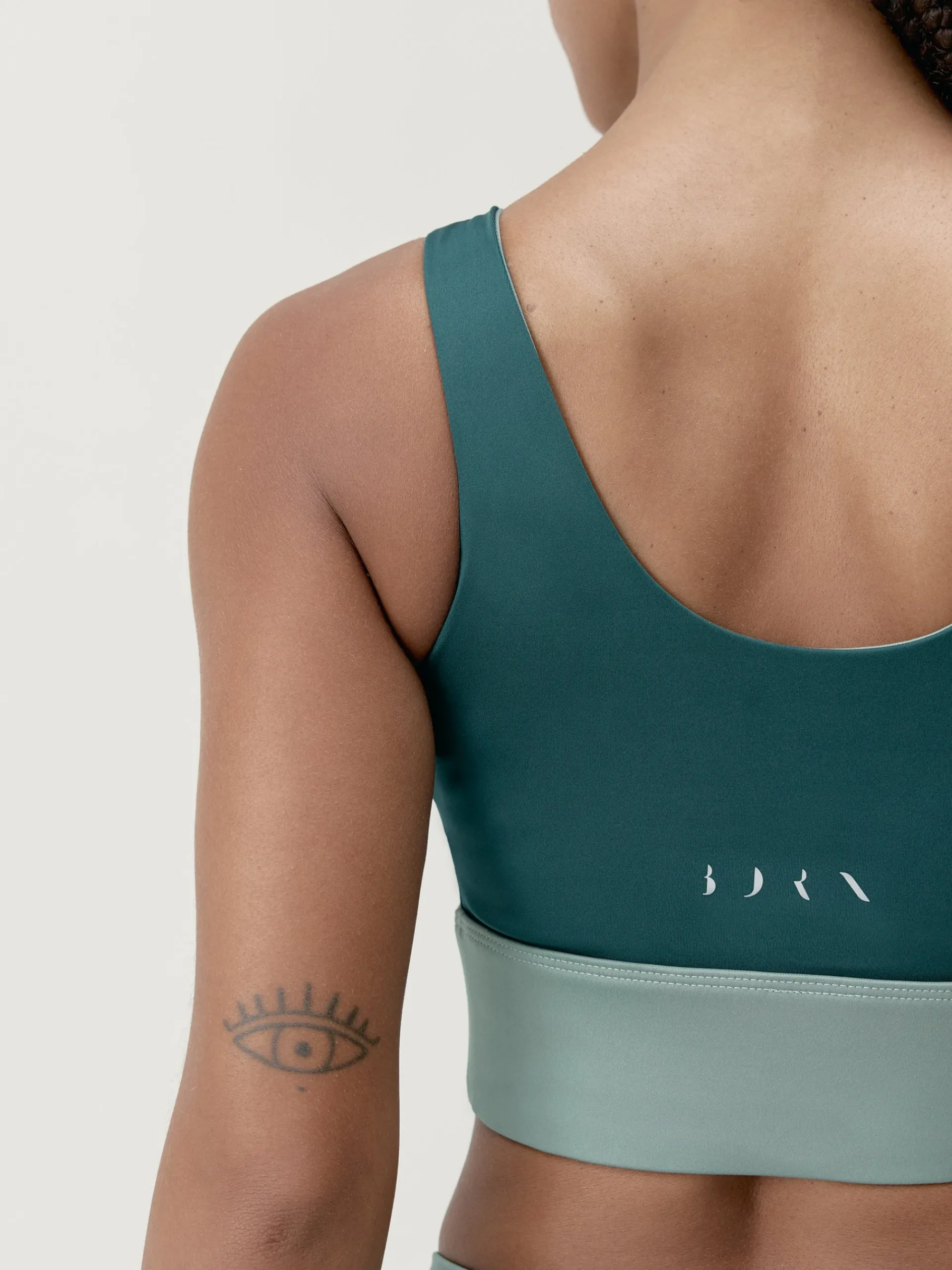 Born Living Yoga Top Maiko Iceberg Green/Deep Green>Mujer Sujetadores Deportivos