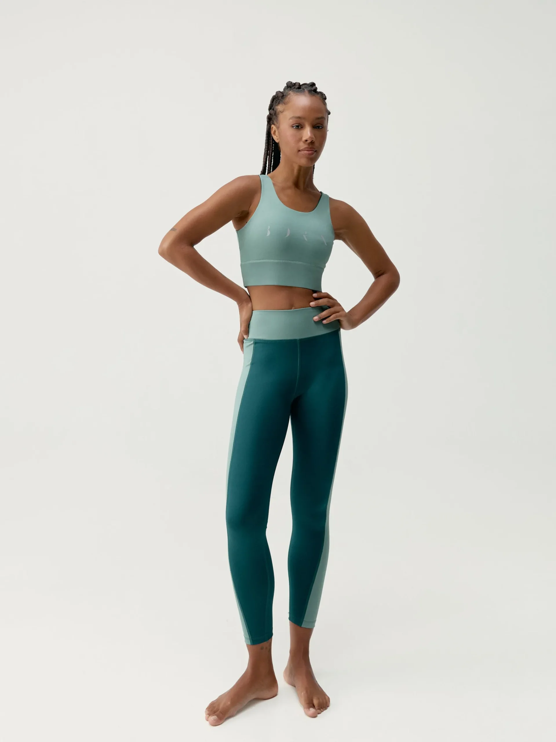 Born Living Yoga Top Maiko Iceberg Green/Deep Green>Mujer Sujetadores Deportivos