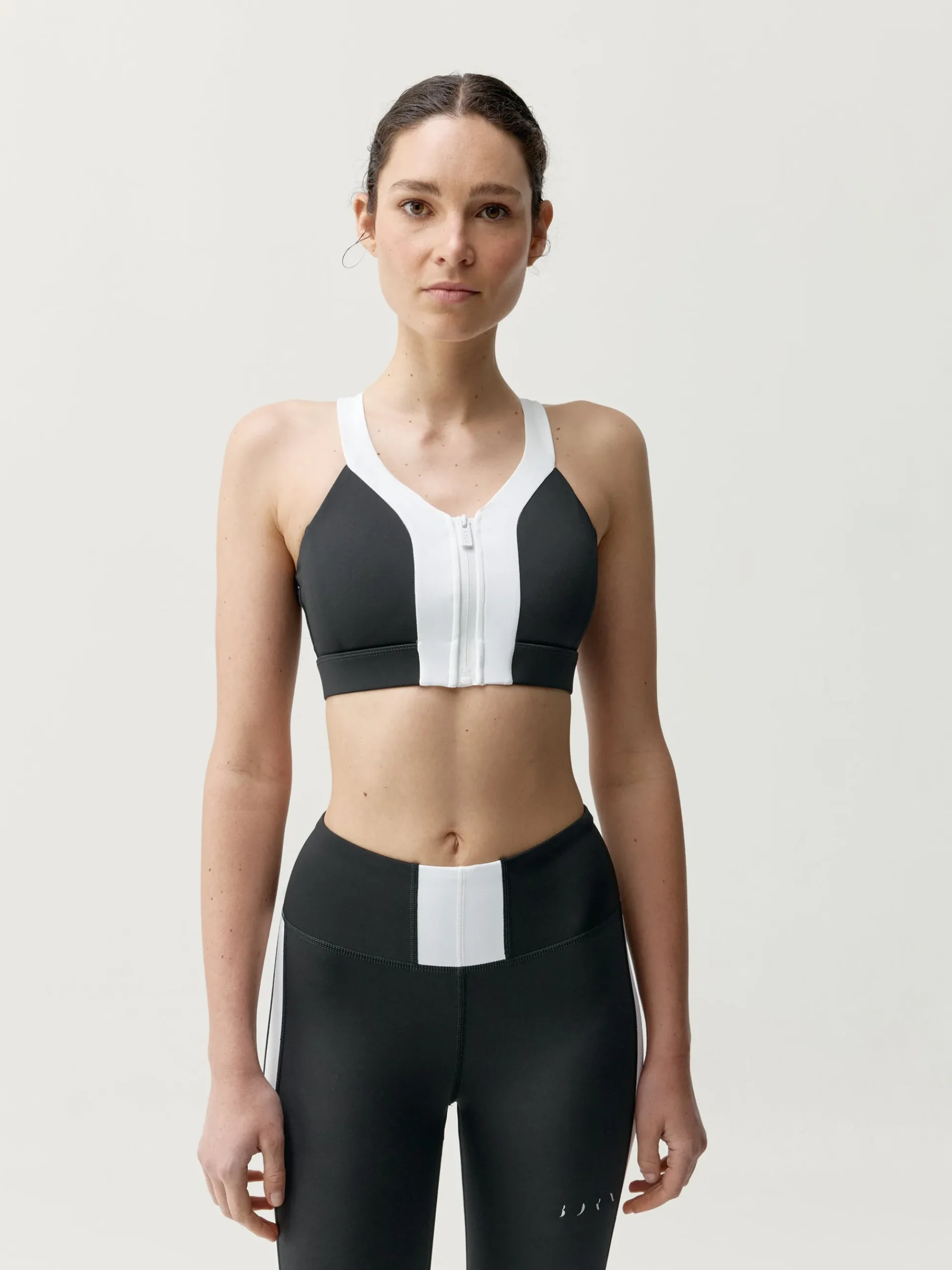 Born Living Yoga Top Matsya Black/Off White>Mujer Sujetadores Deportivos