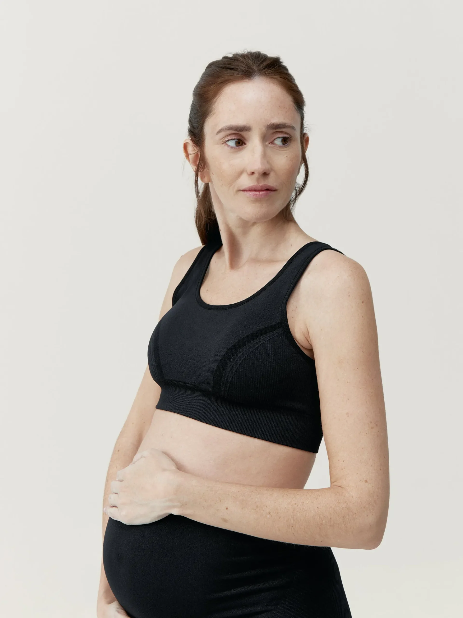 Born Living Yoga Top Mommy Line Black>Mujer Sujetadores Deportivos