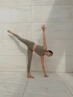 Born Living Yoga Top Zenda Fungi><noscript><img width=
