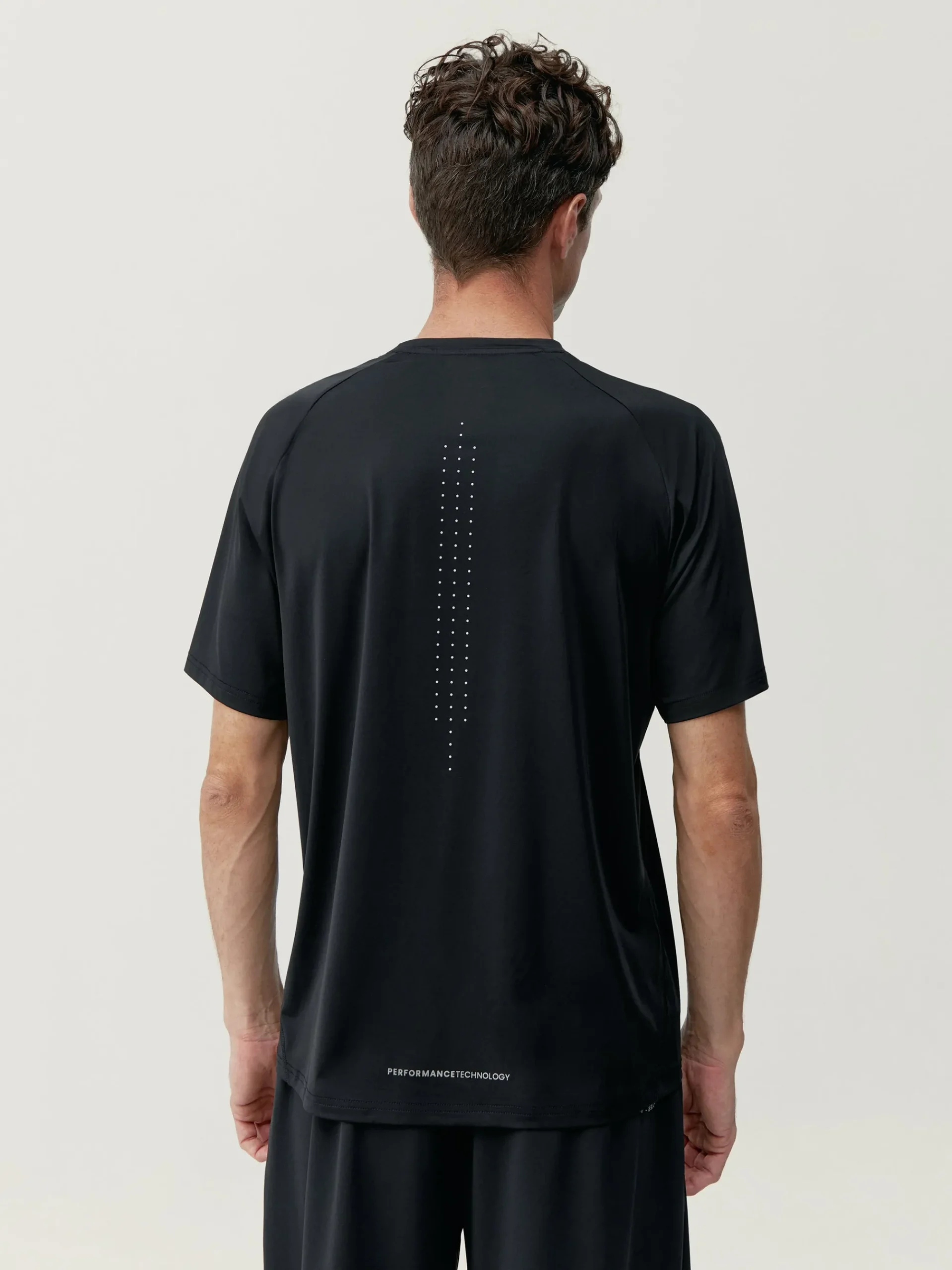 Born Living Yoga T-Shirt Geneva Black>Hombre Camisetas · Polos