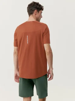Born Living Yoga T-Shirt Vostok Gingerbread>Hombre Camisetas · Polos