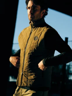 Born Living Yoga Vest Merrit Chestnut>Hombre Abrigos · Chaquetas|Chalecos