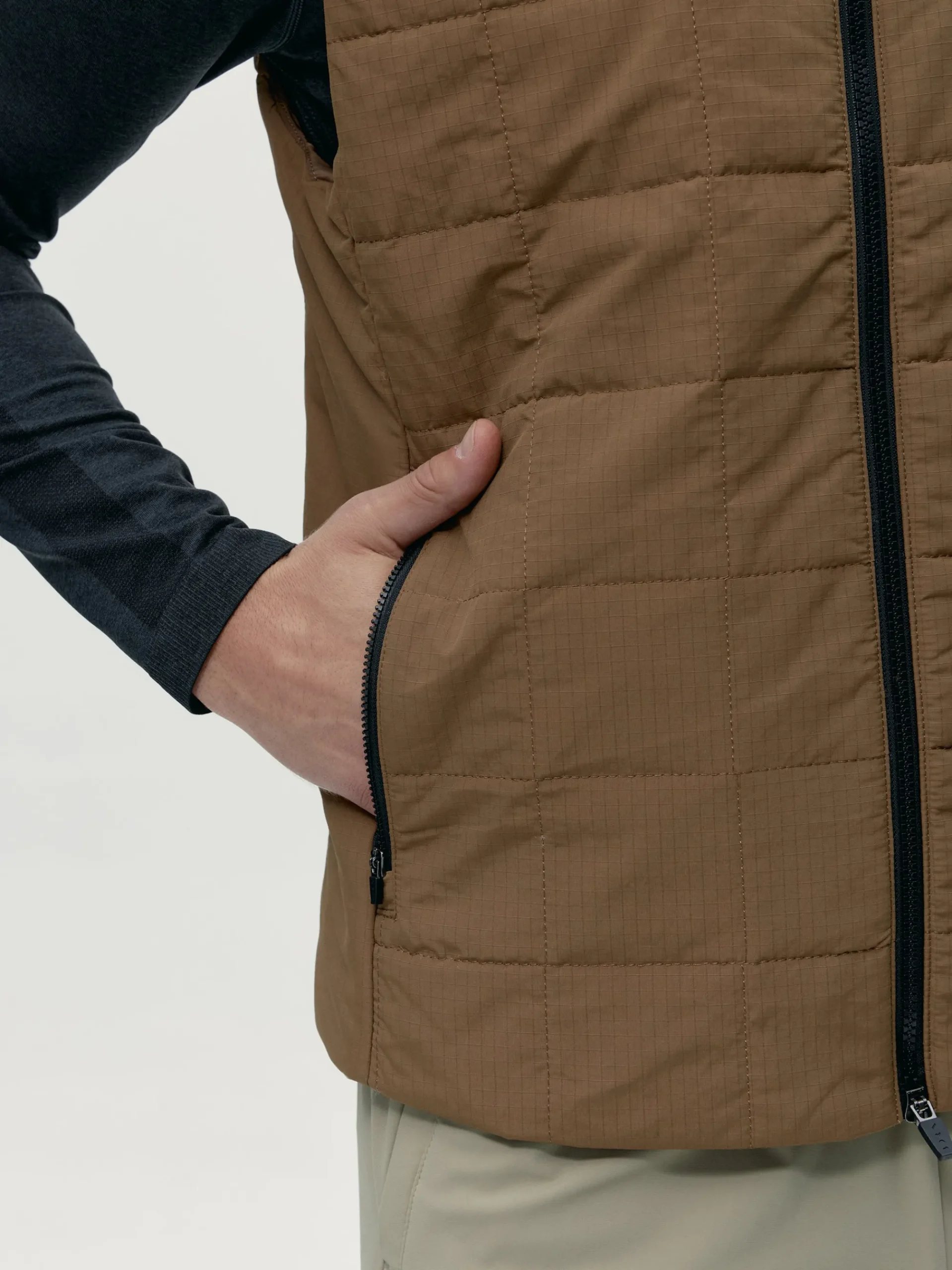 Born Living Yoga Vest Merrit Chestnut>Hombre Abrigos · Chaquetas|Chalecos