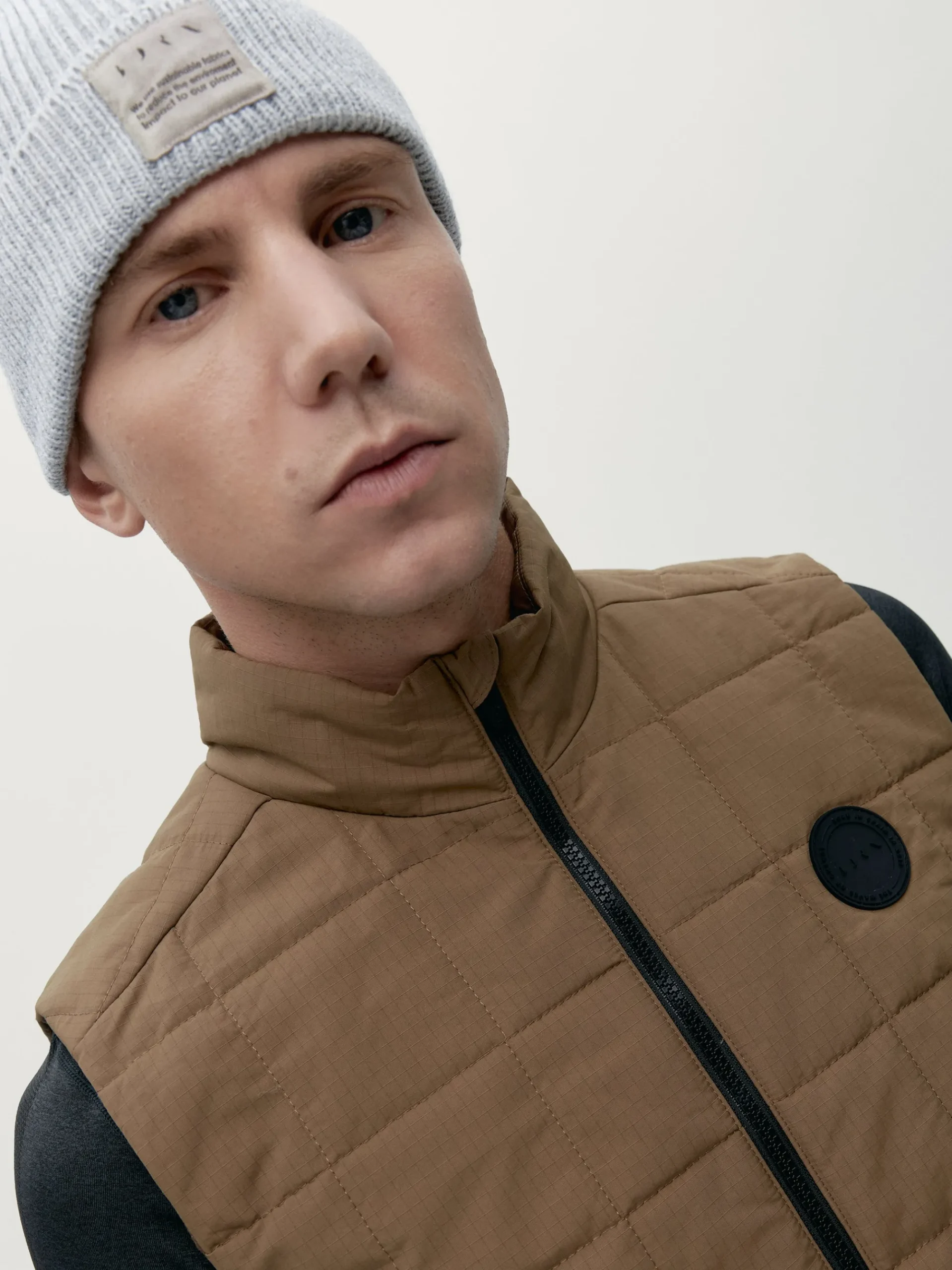 Born Living Yoga Vest Merrit Chestnut>Hombre Abrigos · Chaquetas|Chalecos