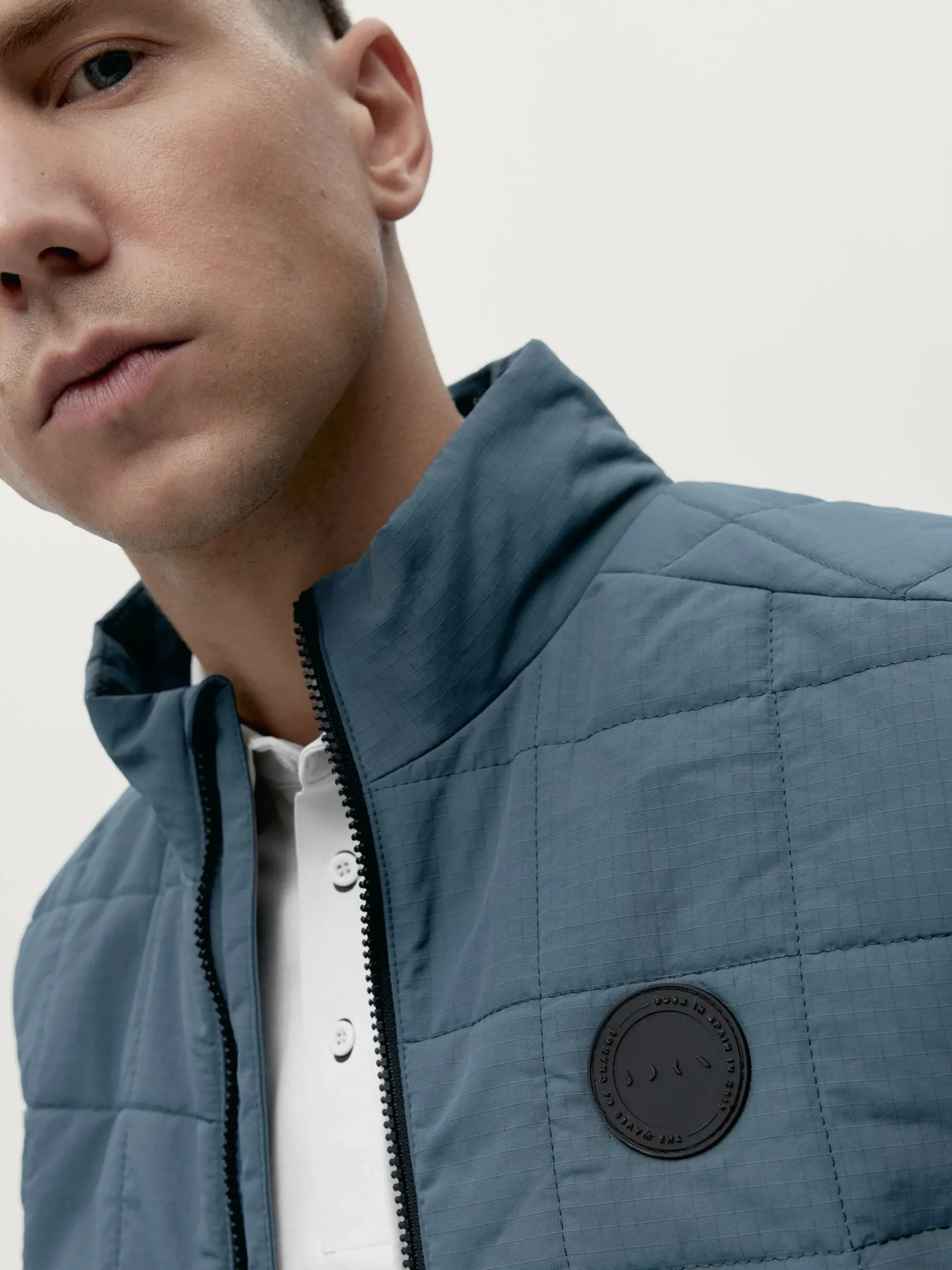 Born Living Yoga Vest Merrit Stormy Grey>Hombre Abrigos · Chaquetas|Chalecos